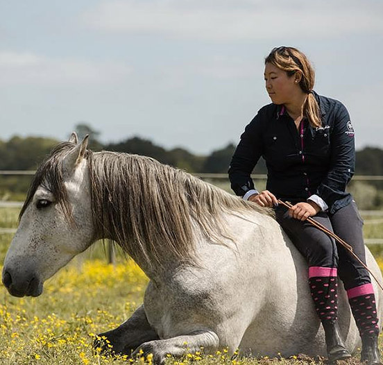 Monitrice d'équitation